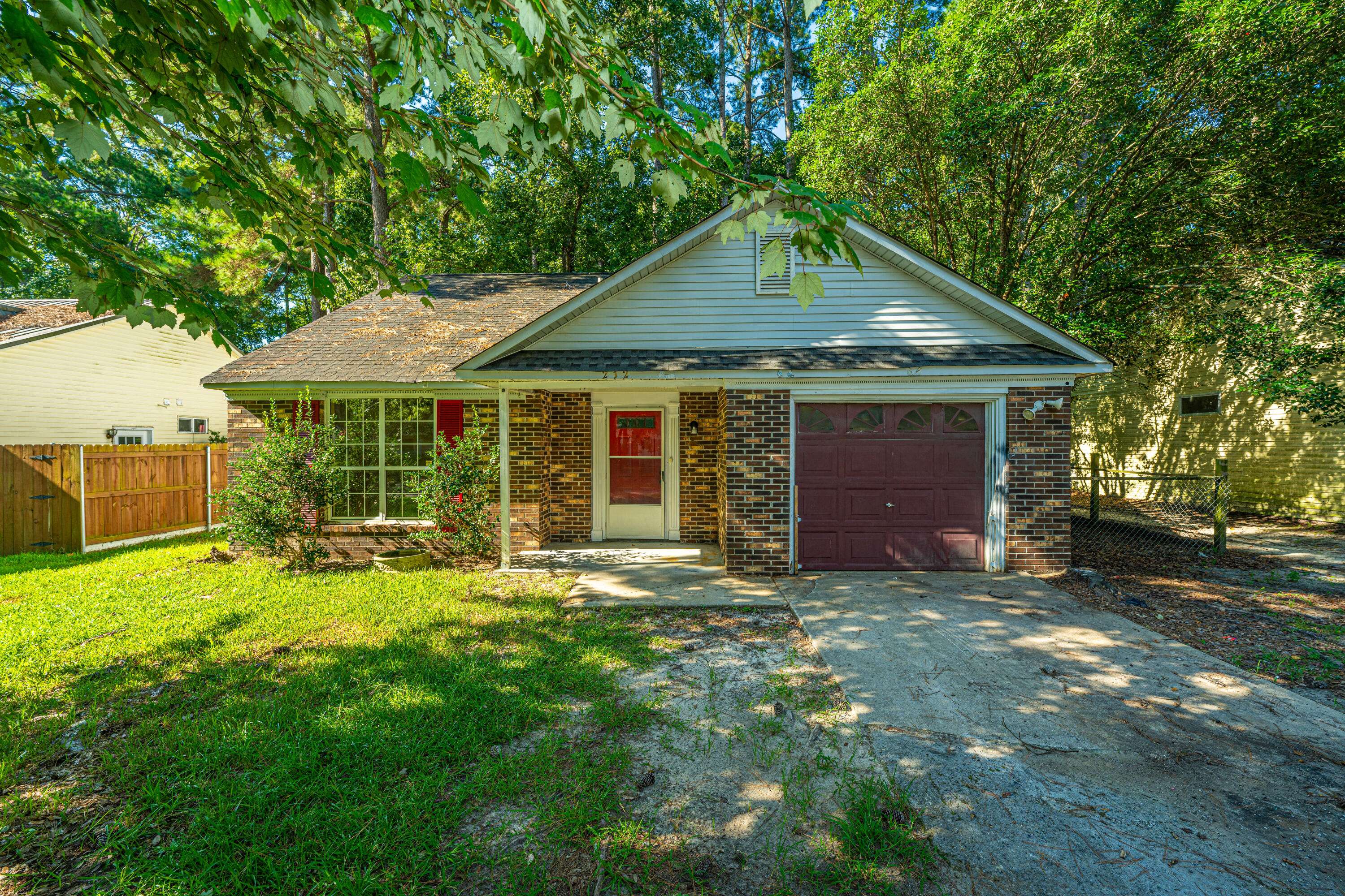 Summerville, SC 29483,212 Regent St