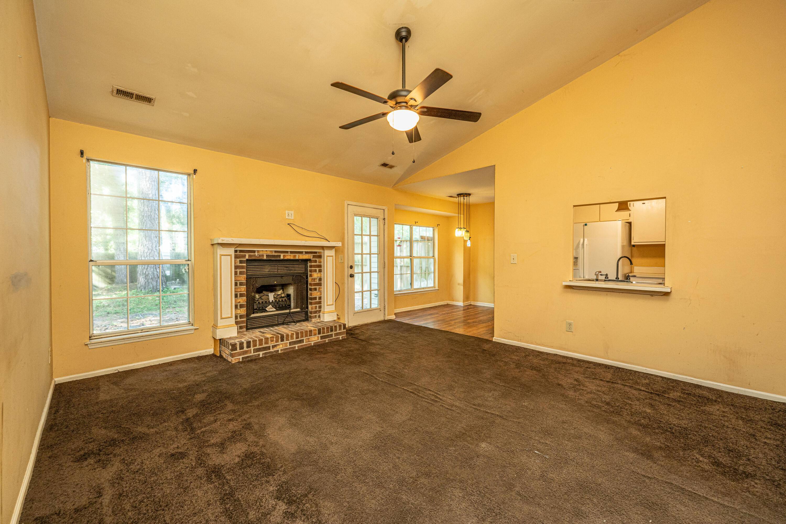 Summerville, SC 29483,212 Regent St