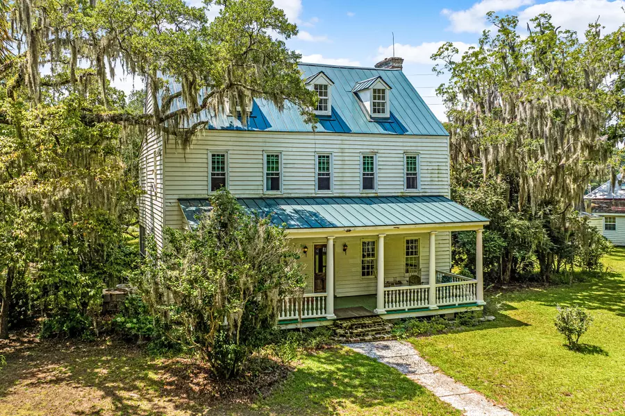 8083 Point Of Pines Rd, Edisto Island, SC 29438