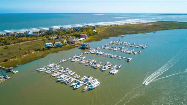 67 W 10th St #E-12, Folly Beach, SC 29439