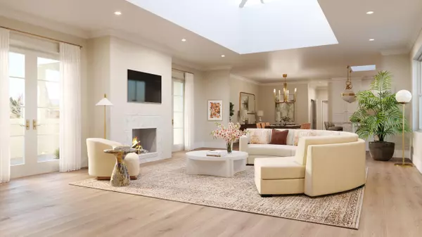 Charleston, SC 29401,284 Meeting St #201