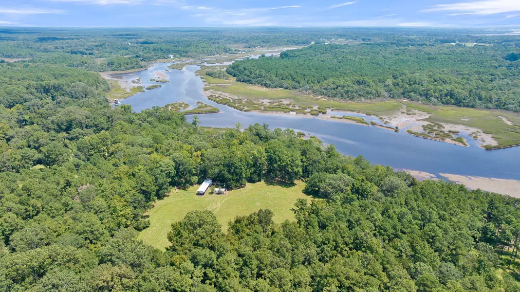 4716 Summit Plantation Rd, Meggett, SC 29449