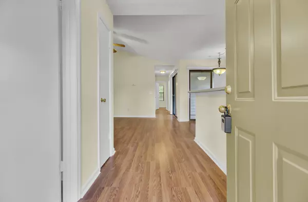 Ladson, SC 29456,423 Miami St #B