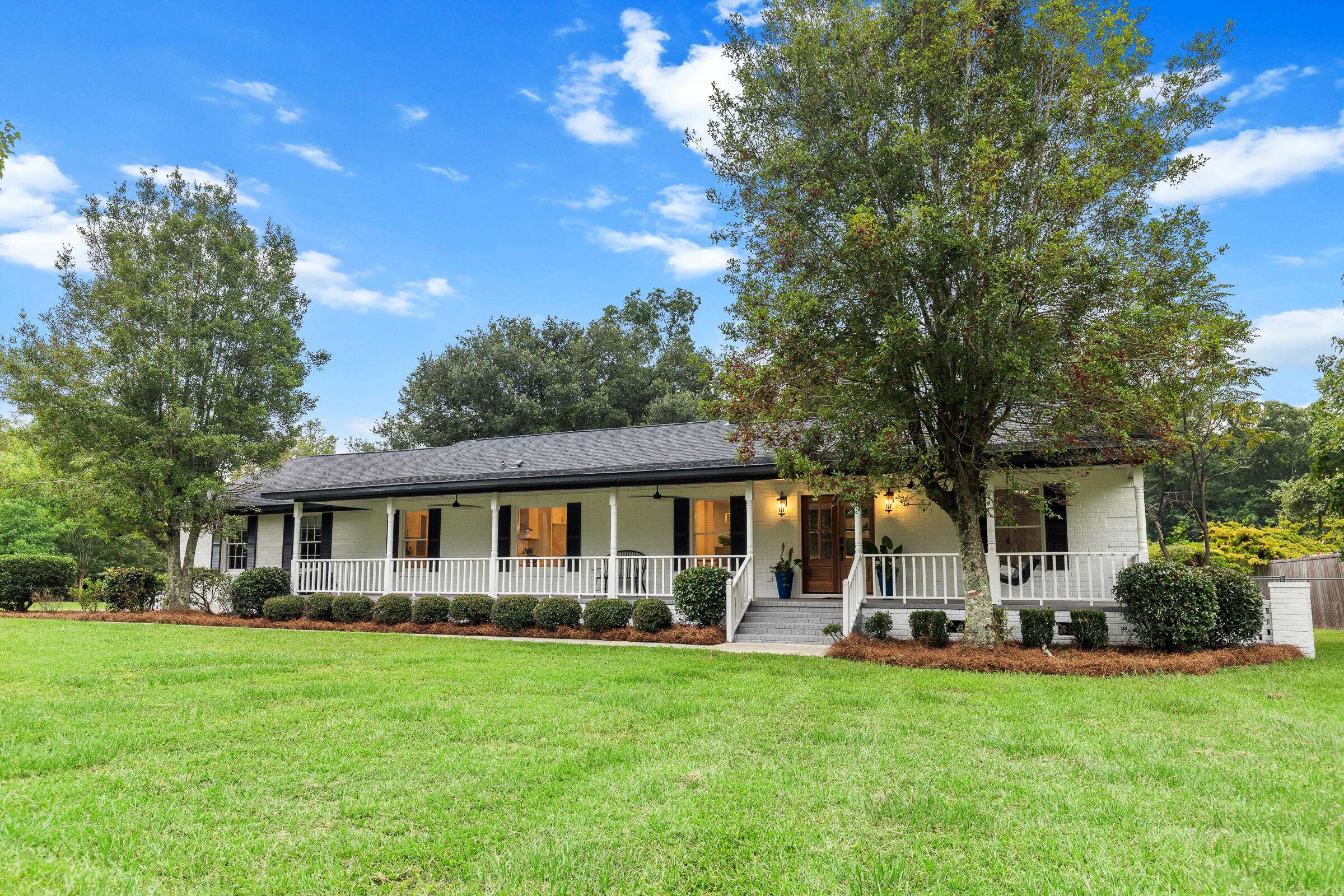 429 W Butternut Rd, Summerville, SC 29483
