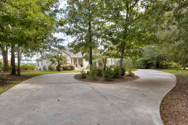 1 Green Lake Dr,  Manning,  SC 29102