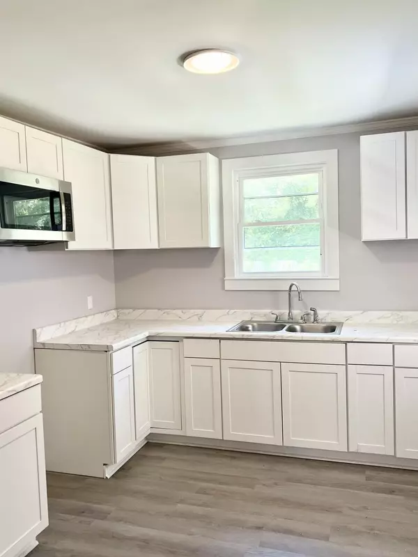 Walterboro, SC 29488,209 6th St