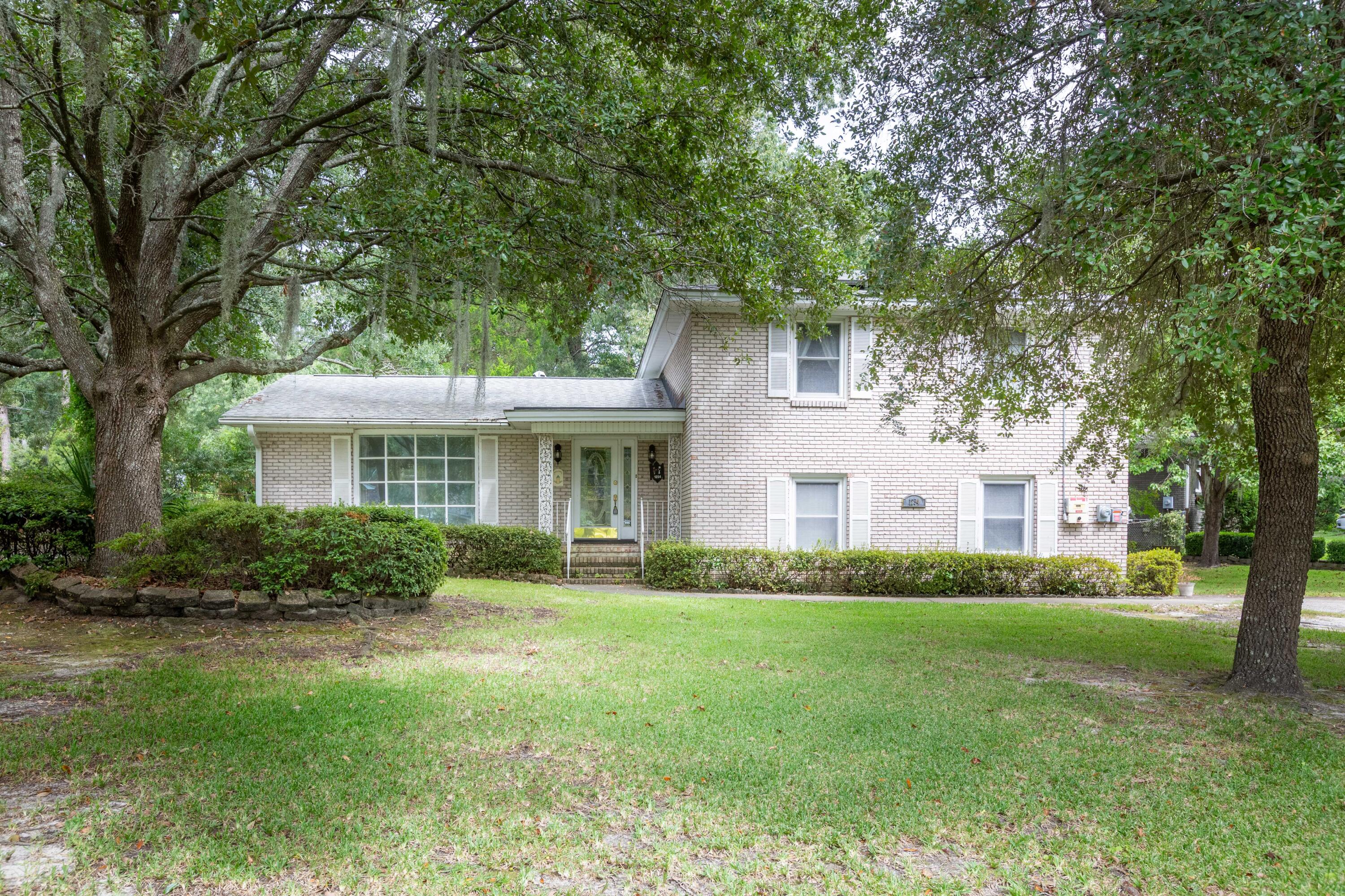 Hanahan SC Home for Sale $ 425,000,AgentOwned Realty