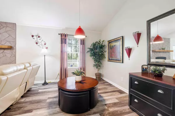 Goose Creek, SC 29445,805 N Aylesbury Rd