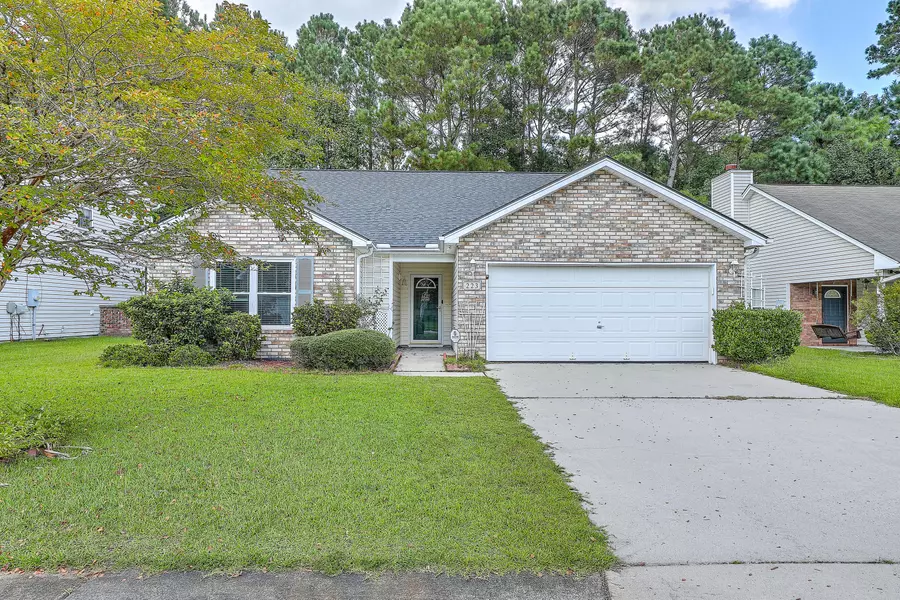 223 Everwood Ct, Moncks Corner, SC 29461