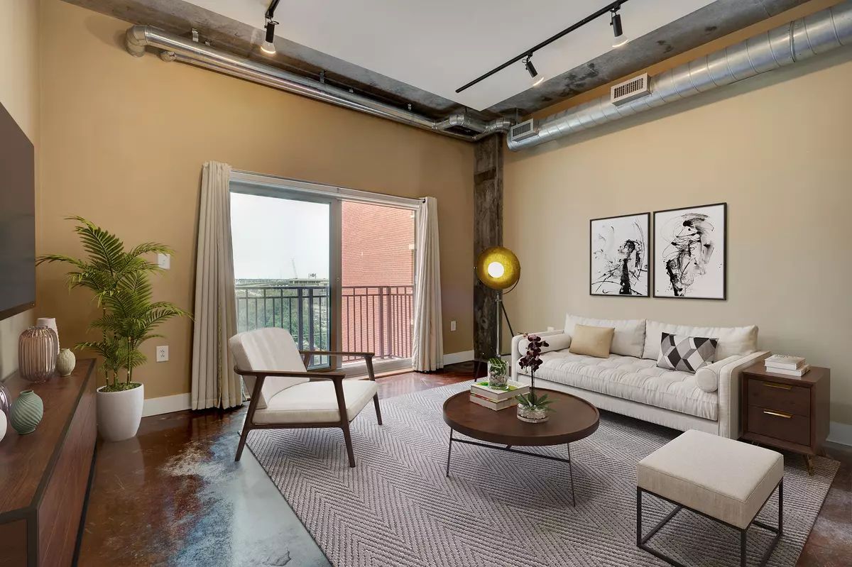 Charleston, SC 29401,150 Bee Street #614