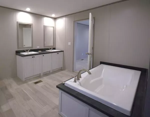 Saint Stephen, SC 29479,928 Tiger Loop