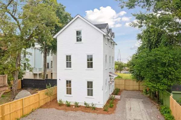 Charleston, SC 29403,72 Drake St #B