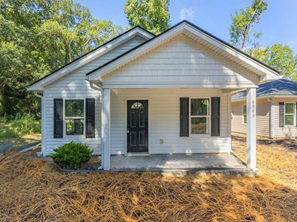 6949 Raymond Ave,  North Charleston,  SC 29406