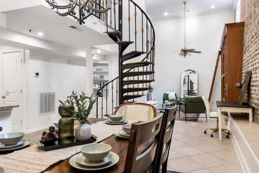 377 King St #101, Charleston, SC 29401