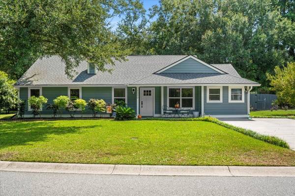 1090 Oakcrest, Charleston, SC 29412