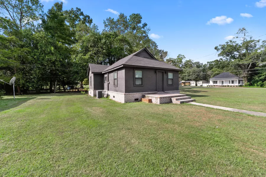 928 First St, Holly Hill, SC 29059