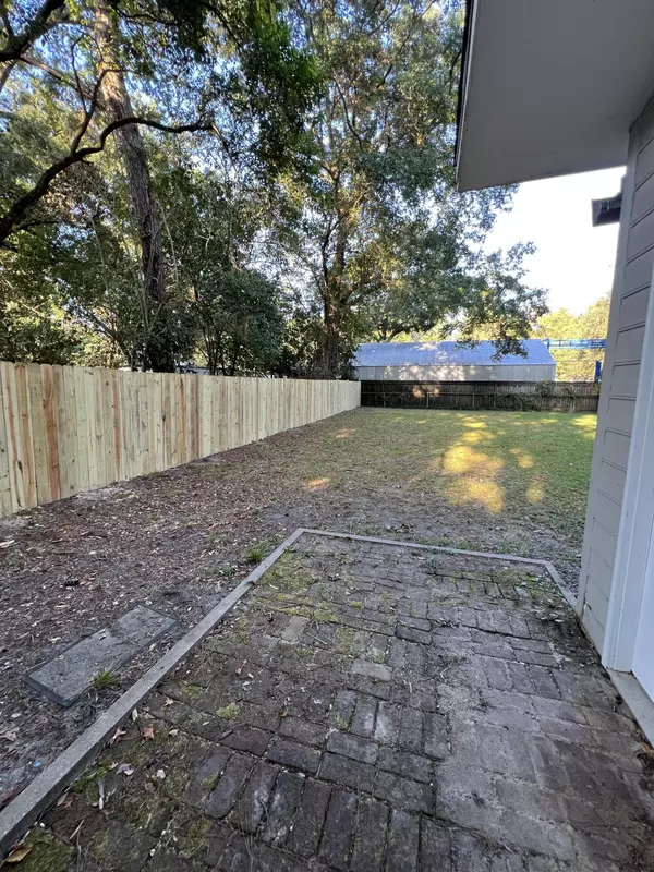 North Charleston, SC 29420,7629 Pinehurst St