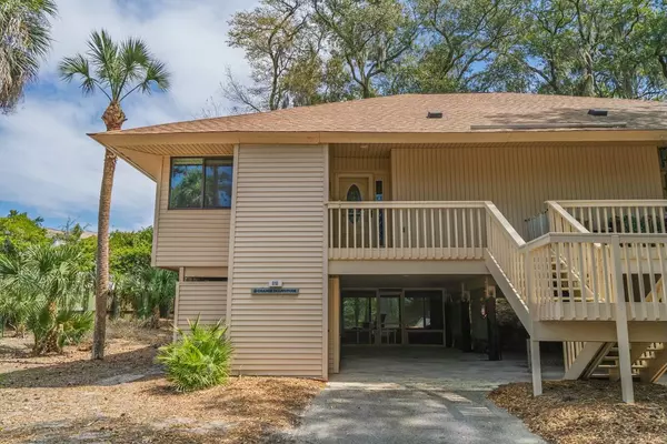 818 Club Cottage Court,  Edisto Beach,  SC 29438
