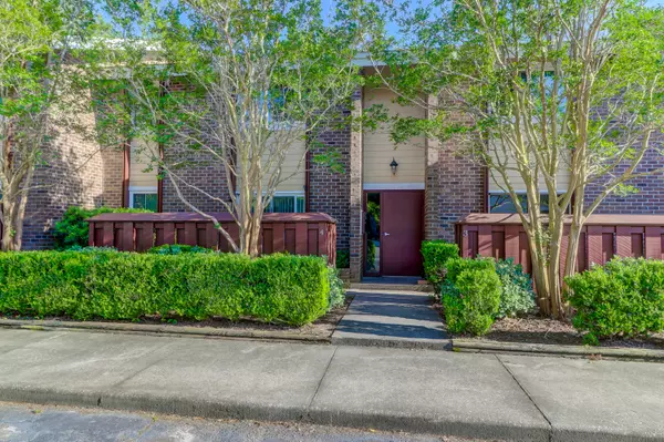 753 Ashdale Dr #4a,  Charleston,  SC 29407