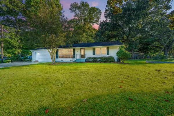 Charleston, SC 29407,704 W Sherwood Dr