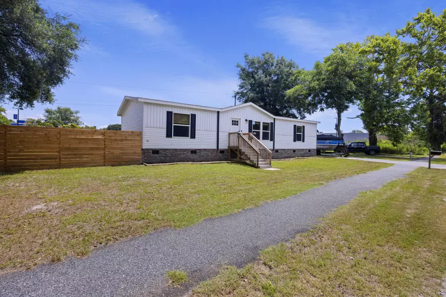 1012 Seaside Ln, Charleston, SC 29412