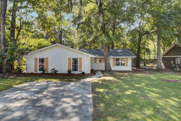 1811 Walsingham Way, Charleston, SC 29412