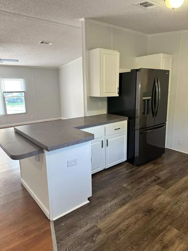 Olanta, SC 29114,4913 Woods Bay Rd