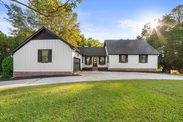 613 Rucker Dr, Saint Matthews, SC 29135