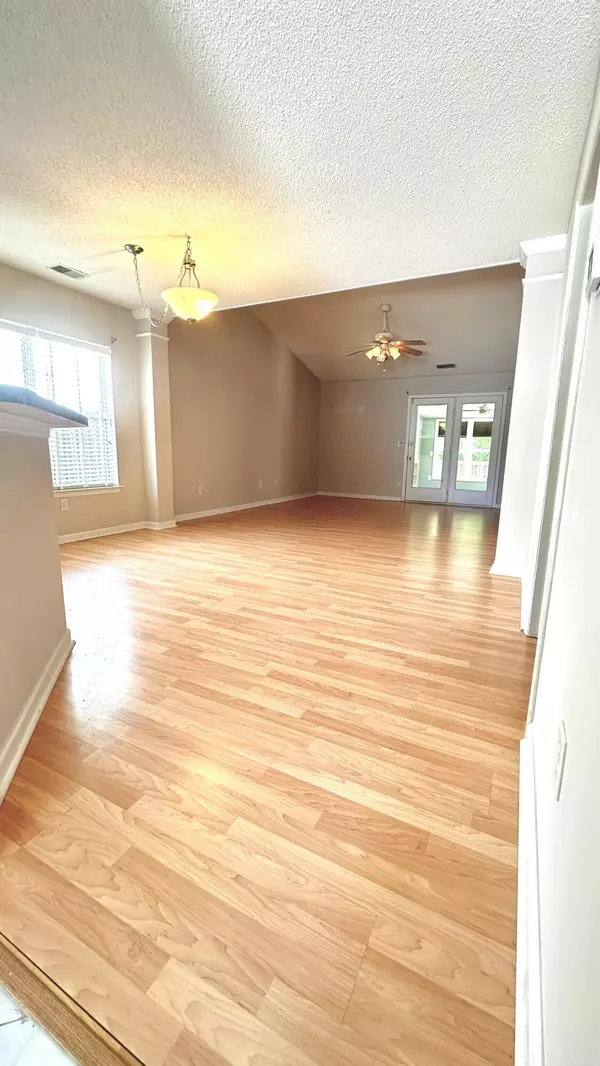 Summerville, SC 29485,106 Hardee Ave
