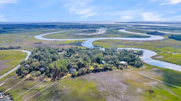 8938 Sandy Creek Rd, Edisto Island, SC 29438