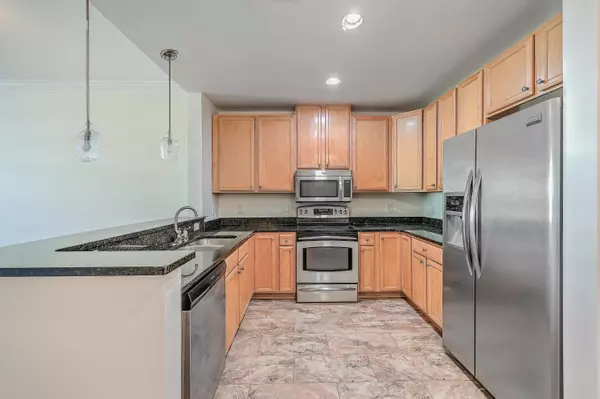 Charleston, SC 29492,135 Pier View St #307