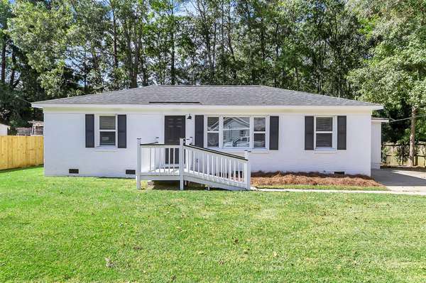 12 Henderson Dr, Goose Creek, SC 29445