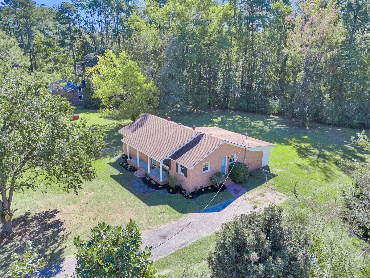 Summerville, SC 29483,504 W Butternut Rd