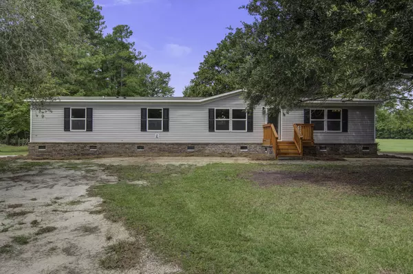 1653 Short Cut Rd,  Cross,  SC 29436