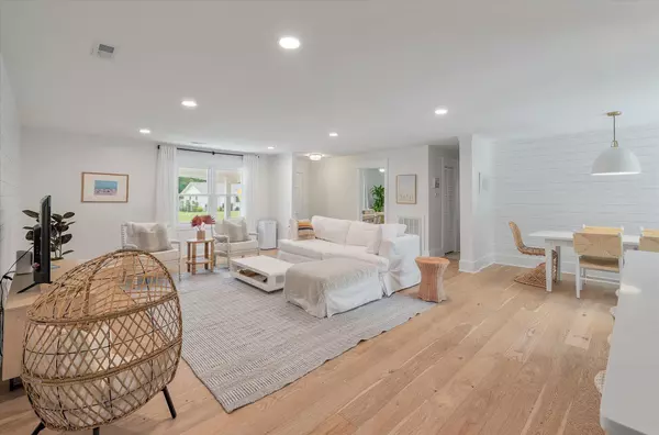 Mount Pleasant, SC 29464,985 Cottingham Dr