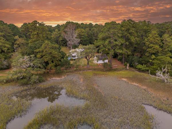 8057 Point Of Pines Rd, Edisto Island, SC 29438