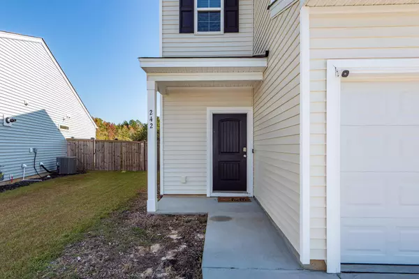 Summerville, SC 29483,242 Torslanda Ln