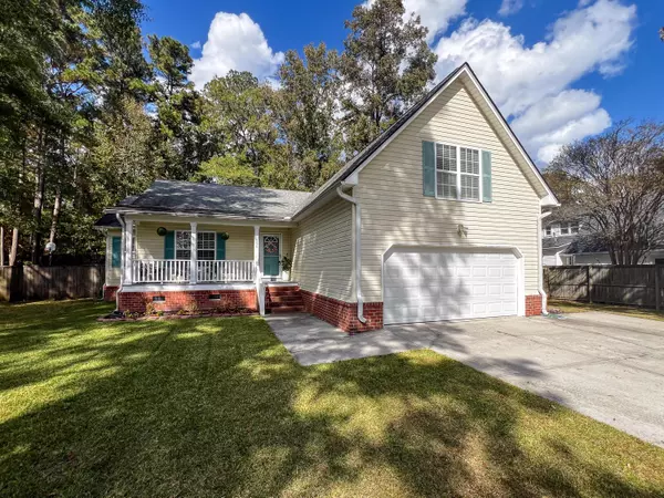 195 Edinburgh St, Summerville, SC 29483