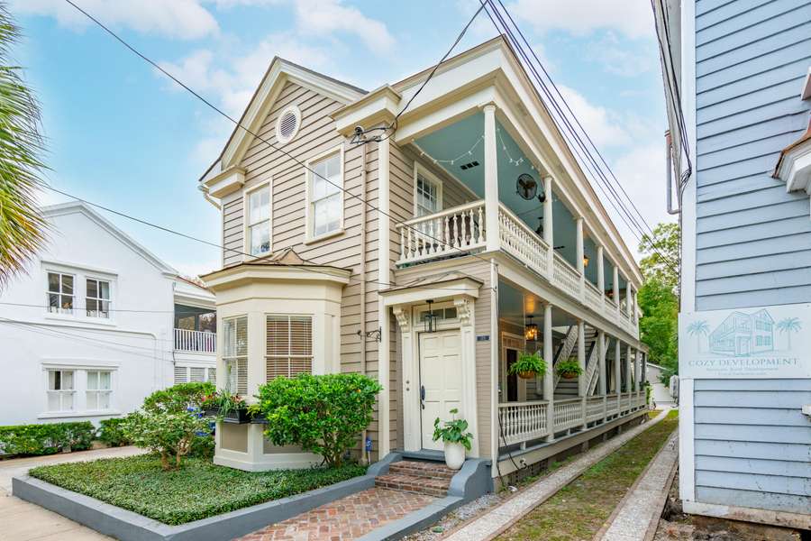 175 Wentworth St #A, Charleston, SC 29401