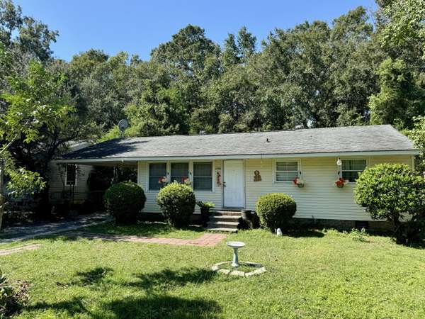 2406 Falcon Rd, North Charleston, SC 29406