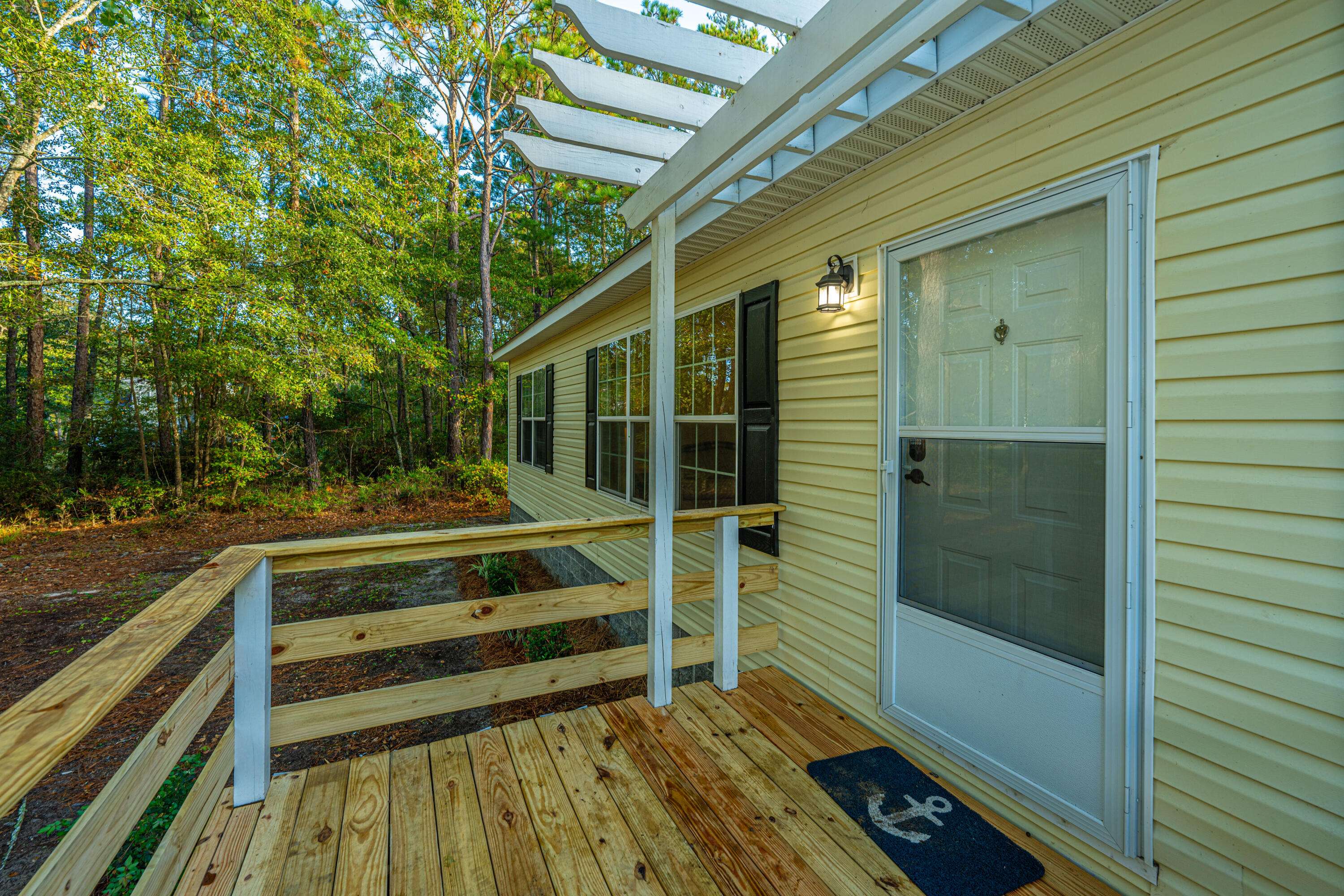Huger, SC 29450,237 Deer Ridge Ct