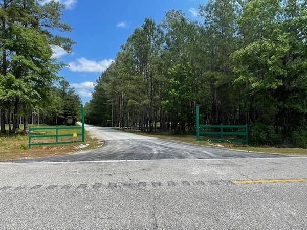 321 River Bluff Trl, Saint Stephen, SC 29479