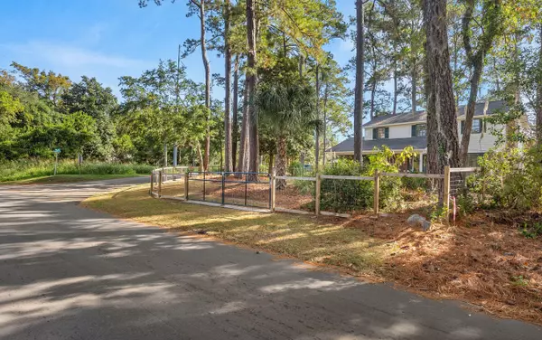 Beaufort, SC 29902,118 N Hermitage Rd