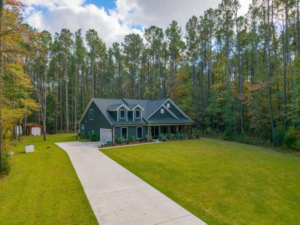 112 Canewood Ln, Ridgeville, SC 29472