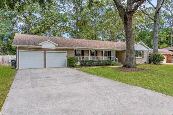 317 Fairington Dr, Summerville, SC 29485