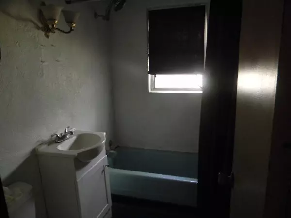 Elloree, SC 29047,850 Hampton St