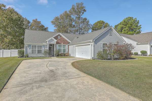 119 Irish Oak Dr, Goose Creek, SC 29445