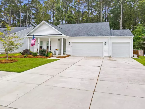 1051 Striped Ln, Johns Island, SC 29455