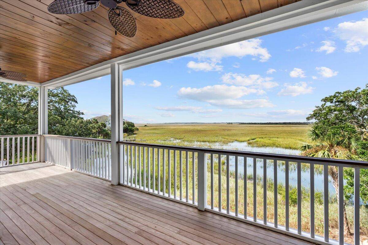 Folly Beach, SC 29439,1008 Mariners Cay Dr