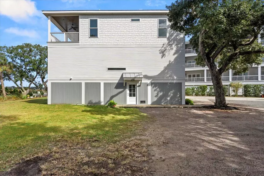 1008 Mariners Cay Dr, Folly Beach, SC 29439